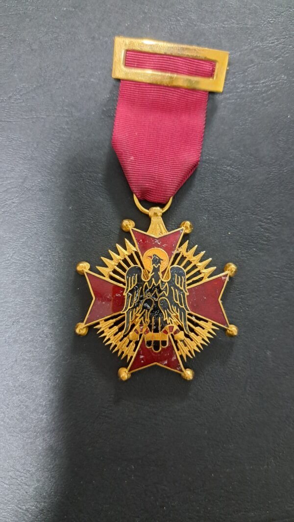 Medalla o condecoración cruz de caballero orden de cisneros