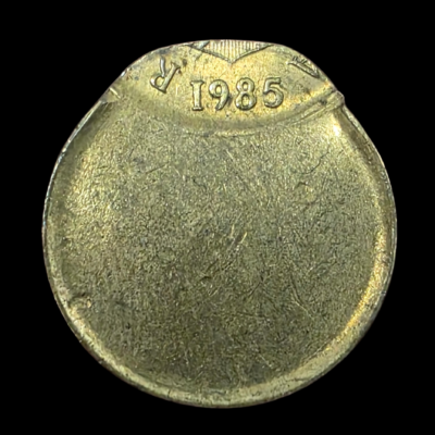 Error. Muy descentrada. 1 escudo Portugal